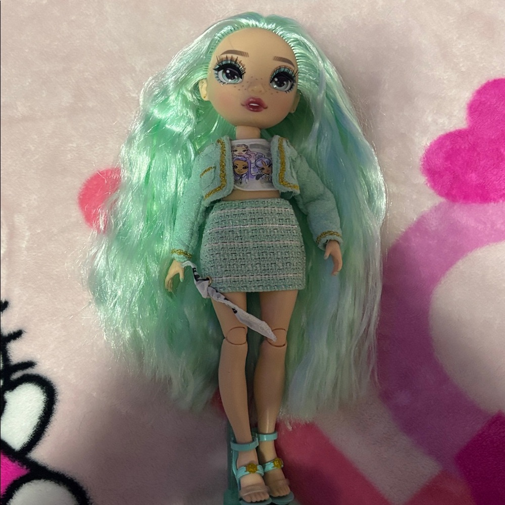 Daphne Minton rainbow high mint doll full outfit